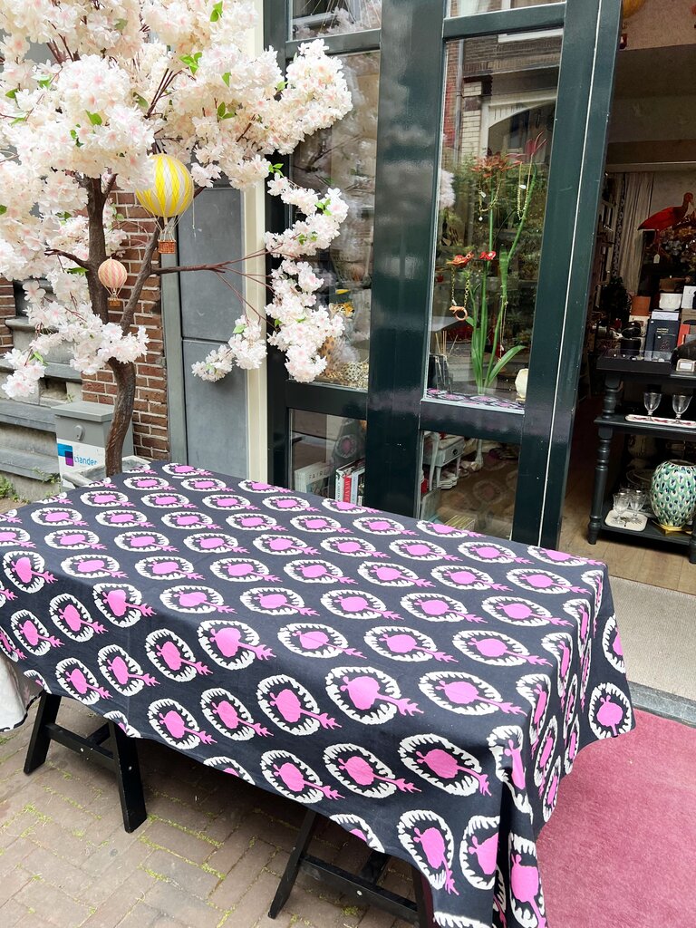 Les Ottomans Les Ottomans Cotton Ikat table cloth - Pink and Black- 250x150cm