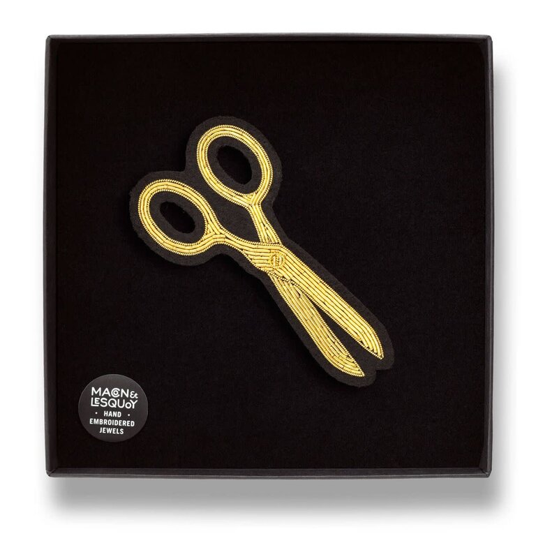 Macon & Lesquoy Brooch - Large golden scissors