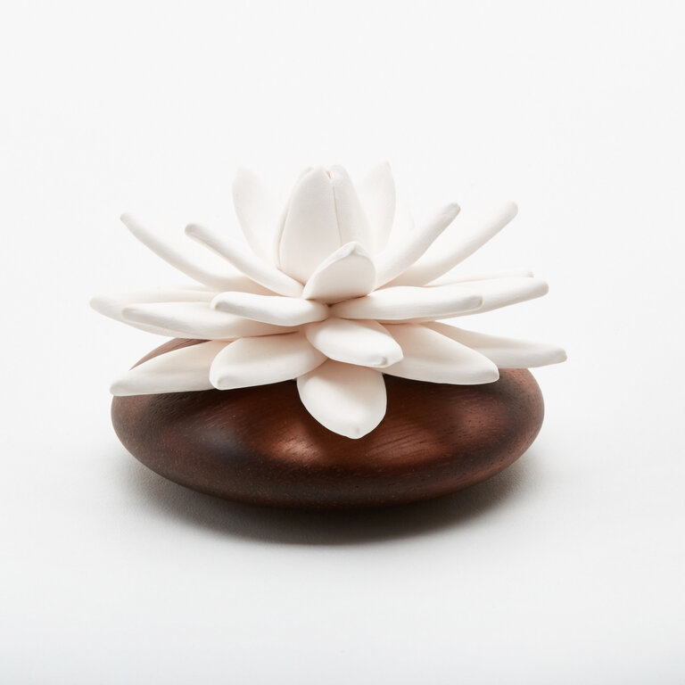 Anoq Ceramic flower perfume diffuser - Indian Lotus