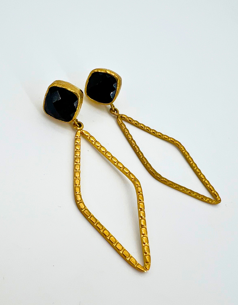 m'Anais Celia earrings - onyx and diamond shaped hoop