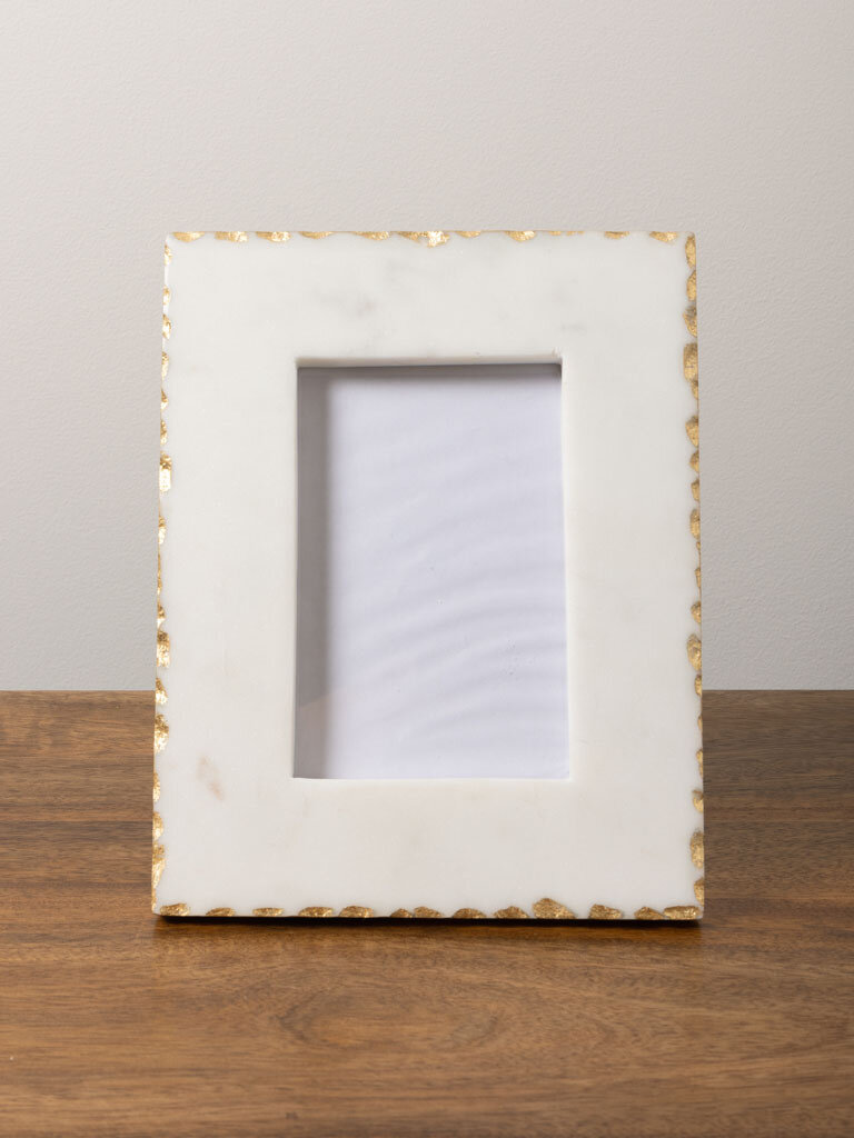 Wit marmeren fotolijstje met gouden randje