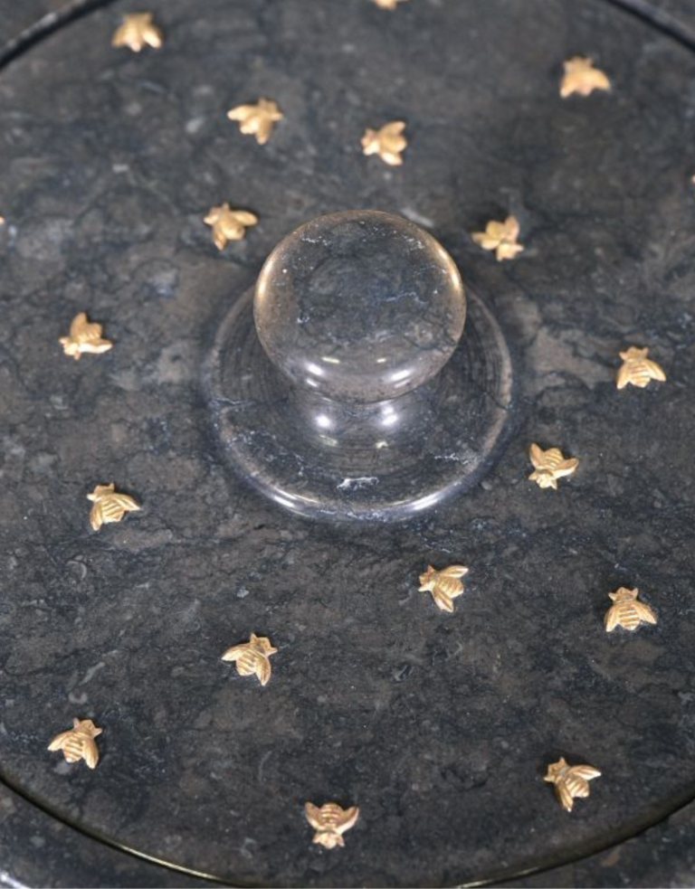 Ateliers Davoy Marmeren doos met bijen