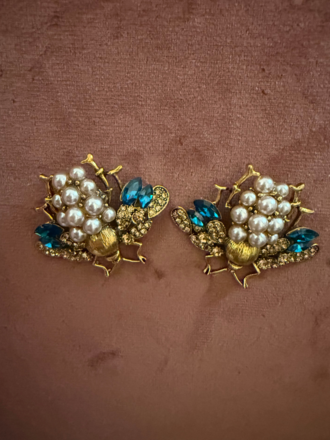 Belsy & Fay Pair of earrings - Large bees with blue Belsy & Fay Pair of earrings - Large bees with blue