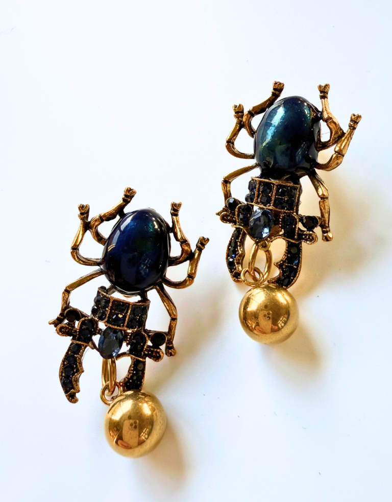 Belsy & Fay Pair of earrings - Scorpio blue ball