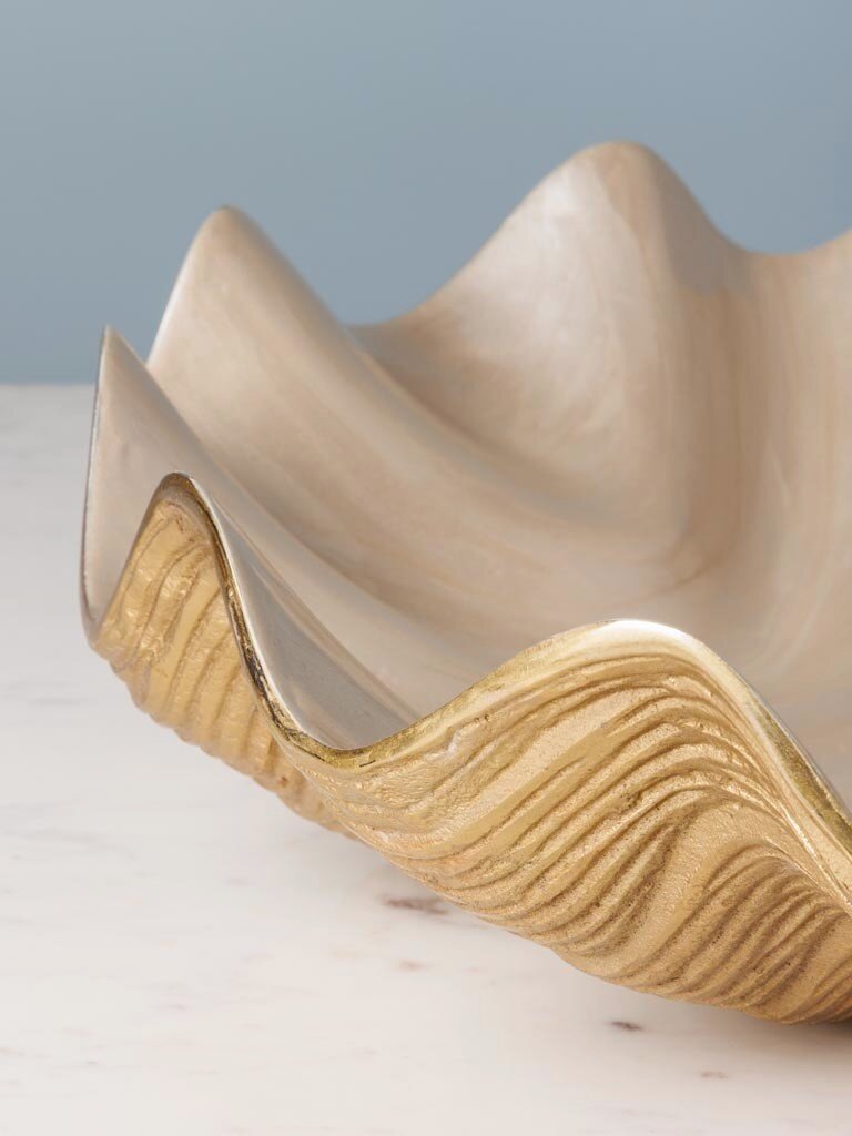 Large shell bowl with beige enamel