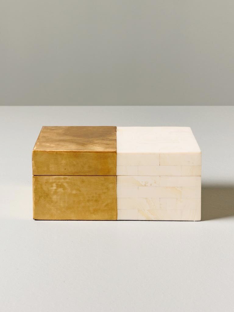 Doos van messing en kunsthars