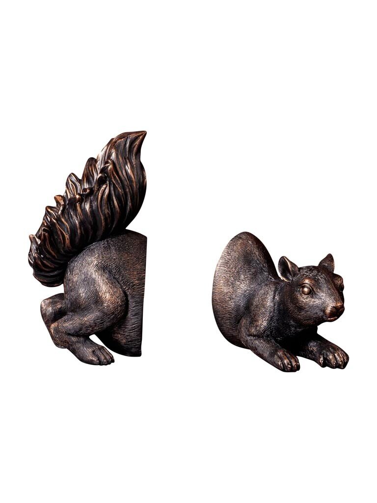 Squirrel on the lookout - set of bookends