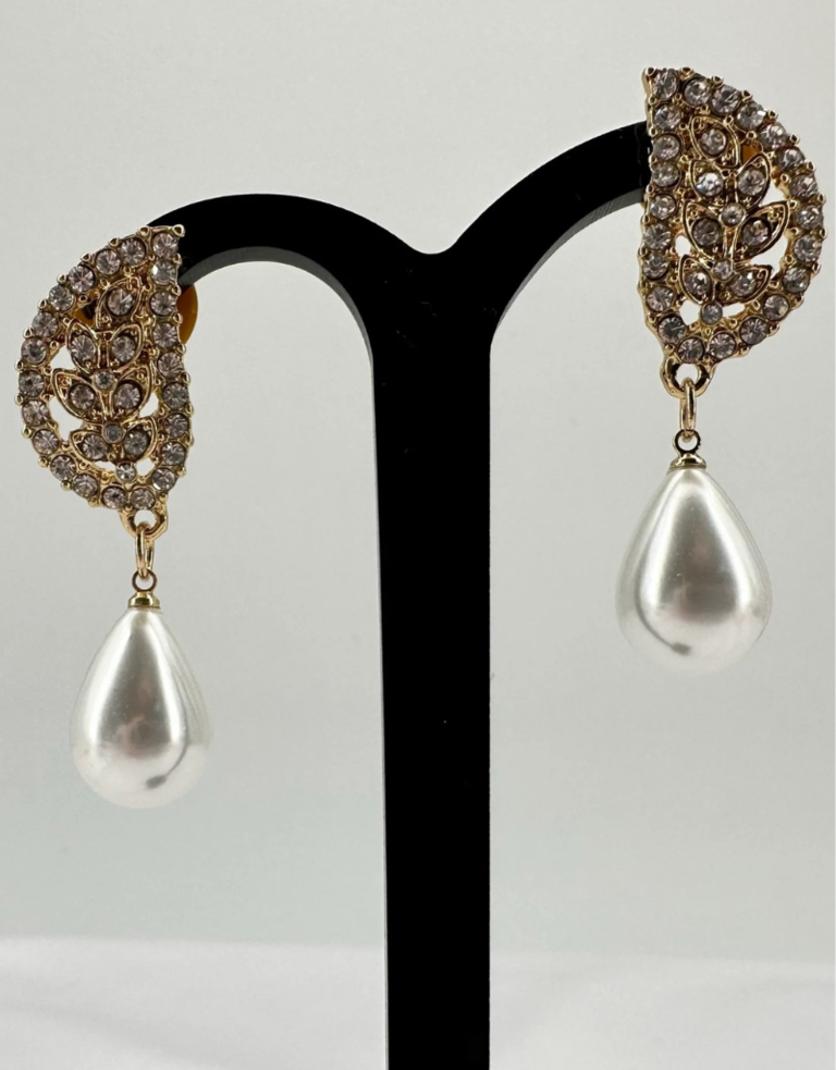 Vintage Monet earrings - Clear crystals with faux pearl