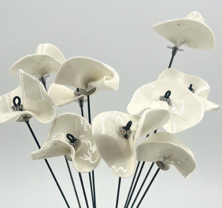 Alex Hackett Porcelain flower - Shaped cup large