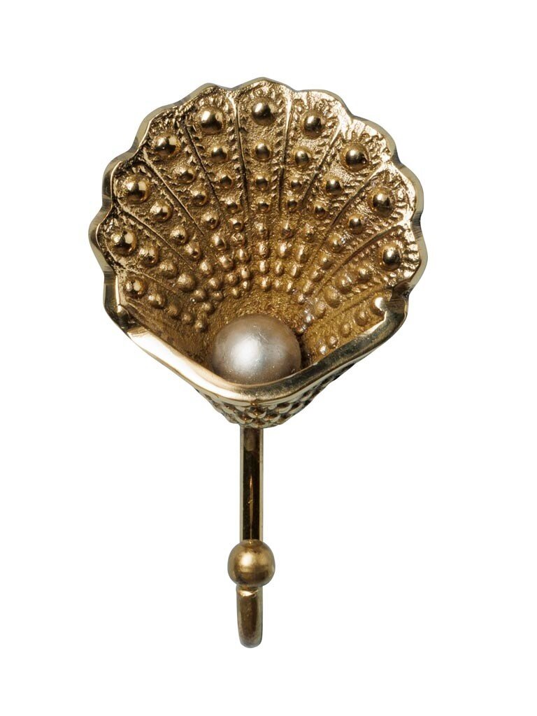 Shell with pearl wall hook
