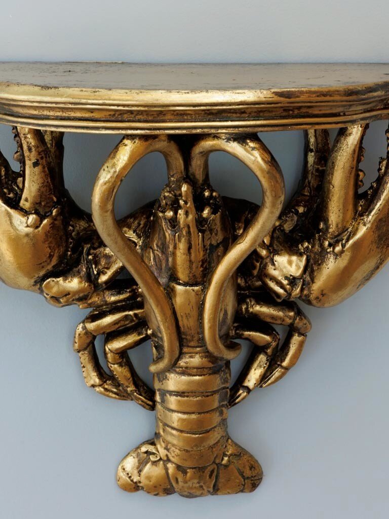 Wall shelf with lobster