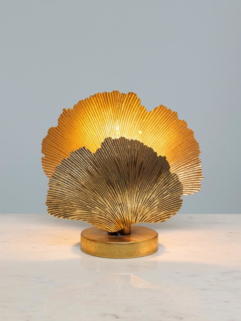 Table lamp with 2 ginkgo leaves