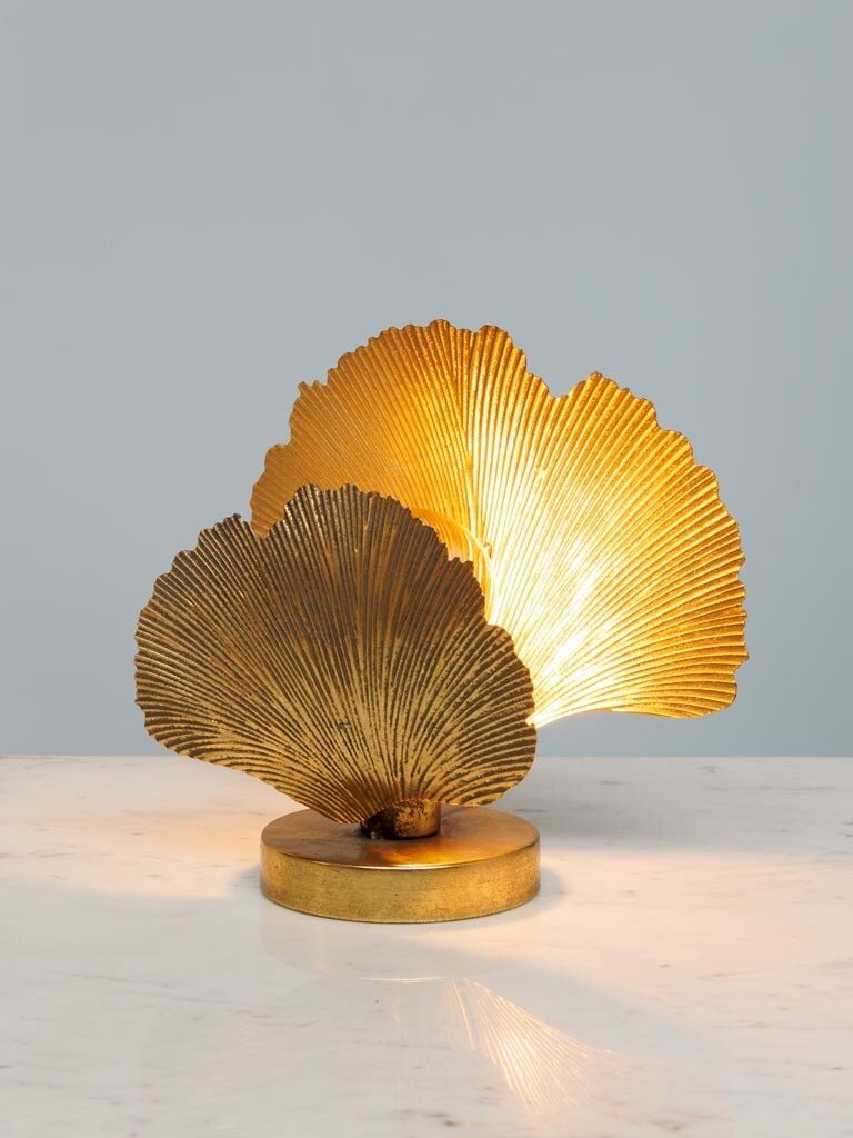 Table lamp with 2 ginkgo leaves