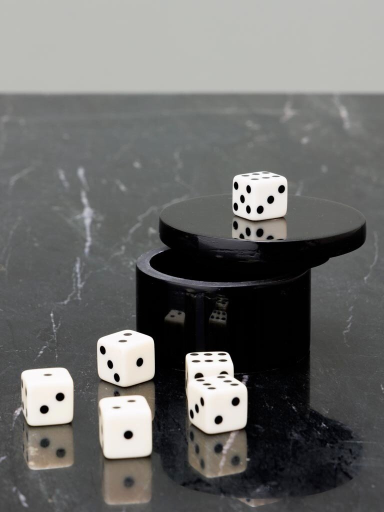 Black Dice Box with Dice – Resin – 4 x 9 cm
