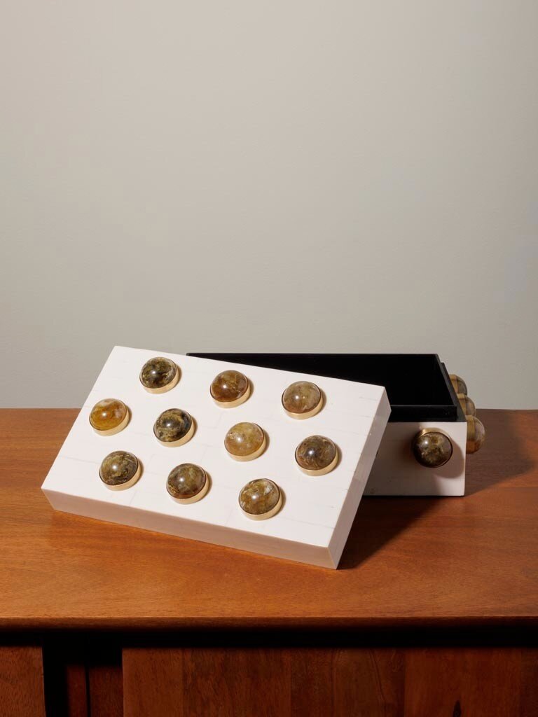 Amber Cabochon Doos – Resin & Messing – 13 x 30 x 10 cm