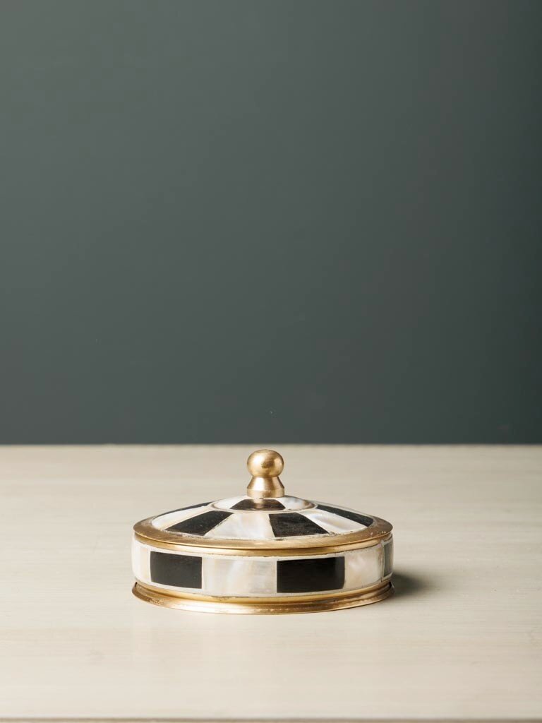 Tiny Black & White Brass Box –  1 x 3,5 cm