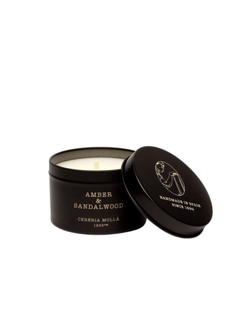 Cerería Mollá 1899 Reiskaars in blik – Amber & Sandalwood Cerería Mollá 1899 Reiskaars in blik – Amber & Sandalwood