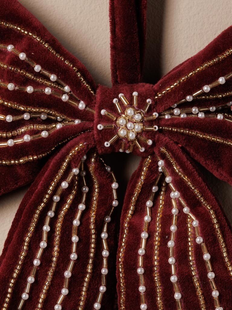 Burgundy Velvet Bow Ornament – Curiosa Cabinet – 13 × 8 cm