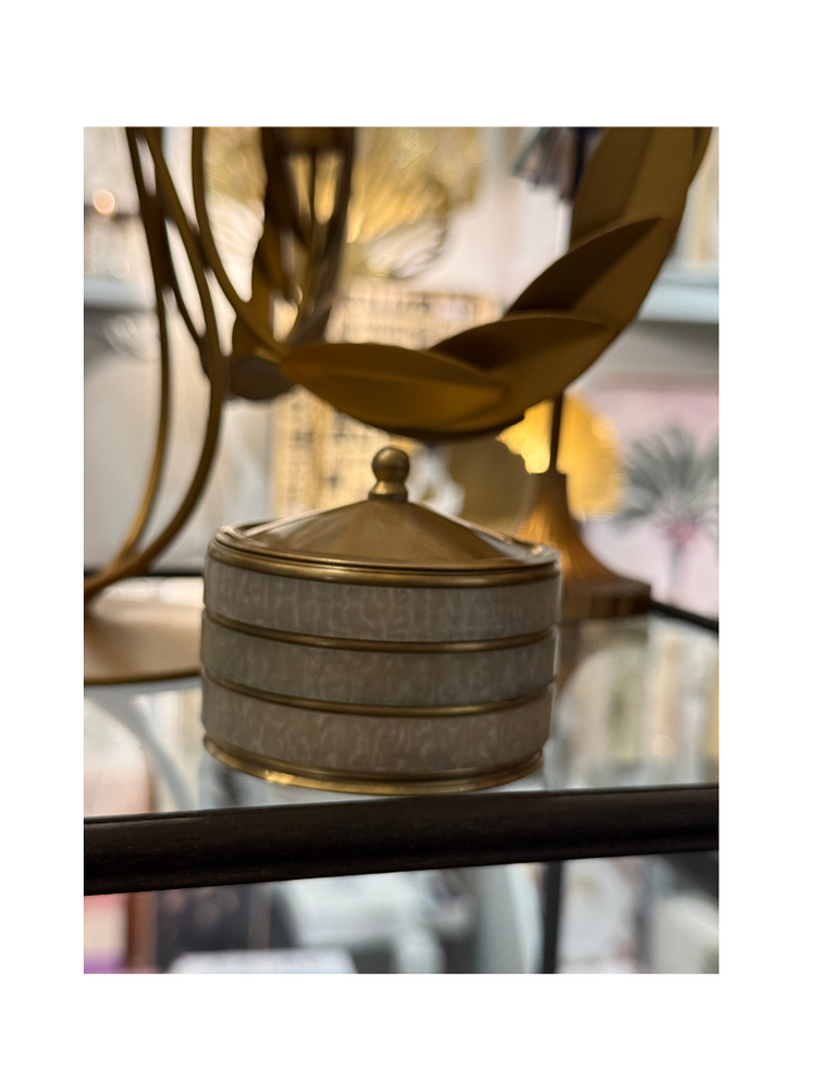 Messing Doosje met Witte Inleg – 7 cm