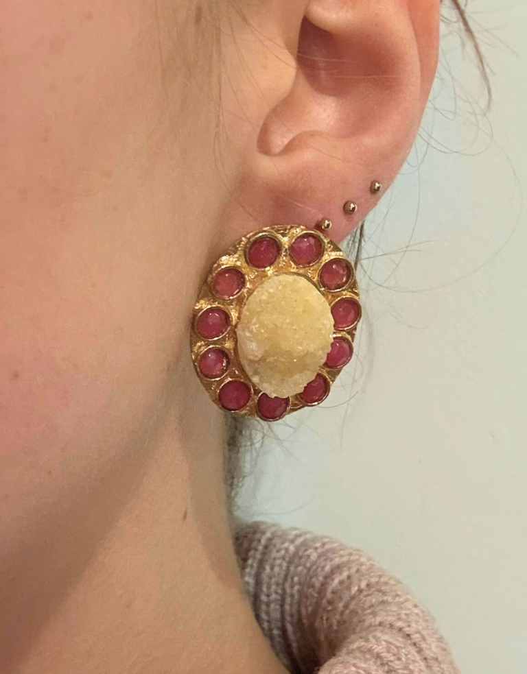 Lisette earrings - Pink and white oval