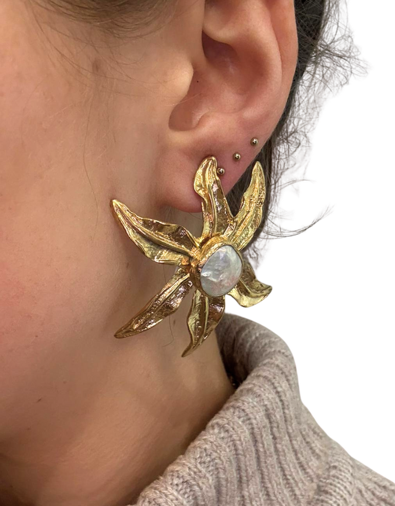 Florette Earrings – Gold Flower with Pearl