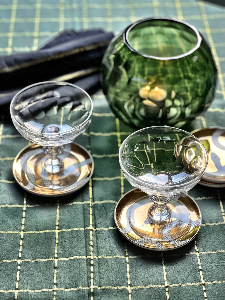 Groene glazen theelichthouder