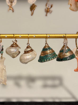 Petra Reijrink Pair of earrings - shell - 2 variations