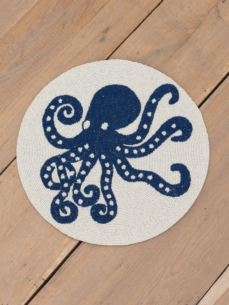 Round Beaded Placemat with Blue Octopus – 38 cm