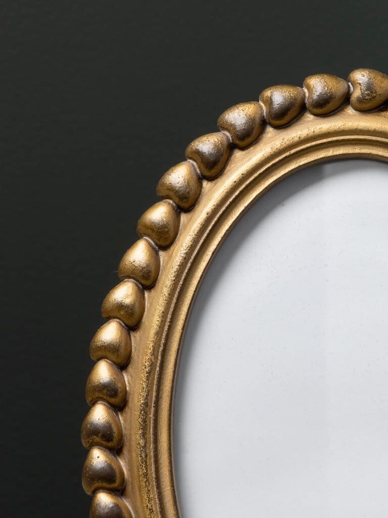 Ovale Fotolijst met Hartjesrand – Goud