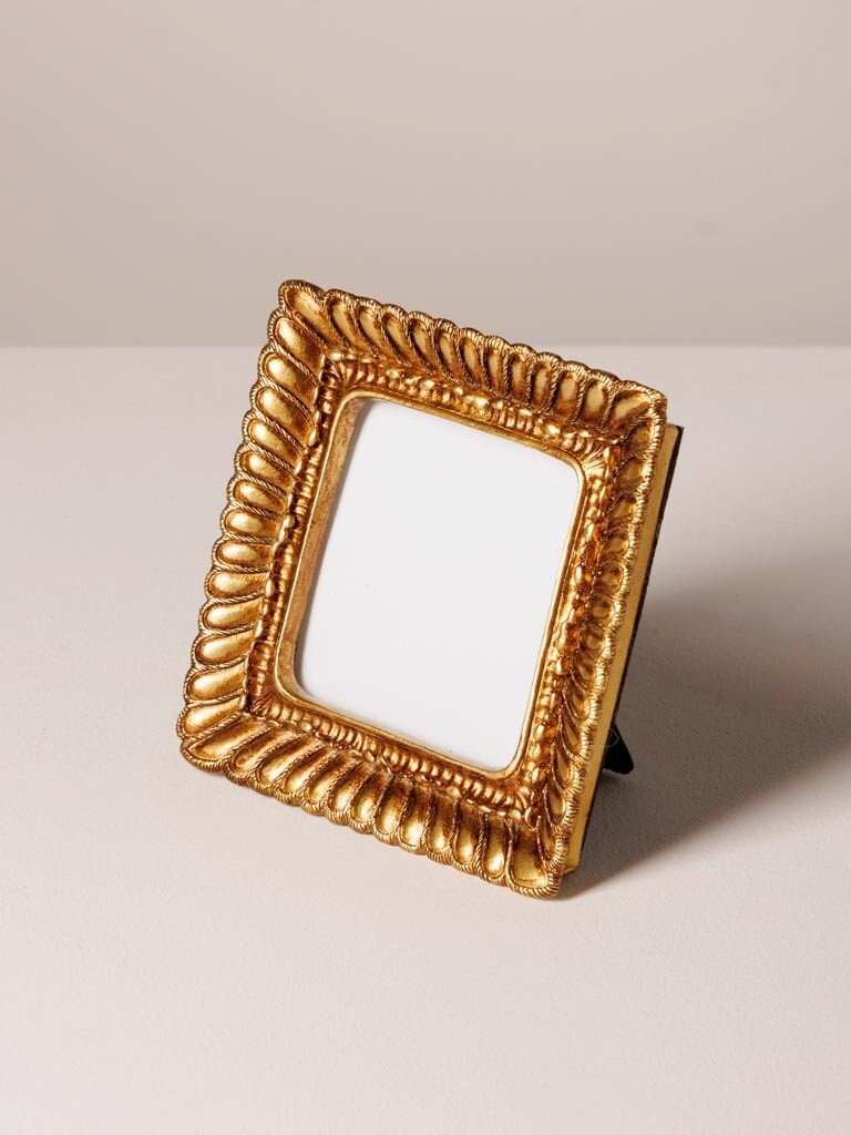 Set van Drie Gouden Fotolijstjes – Geribbelde Rand (9 × 9)