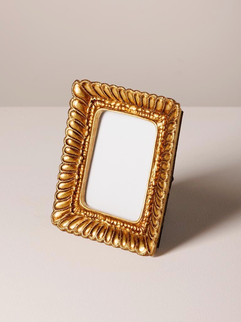 Set van Drie Gouden Fotolijstjes – Geribbelde Rand (9 × 9)