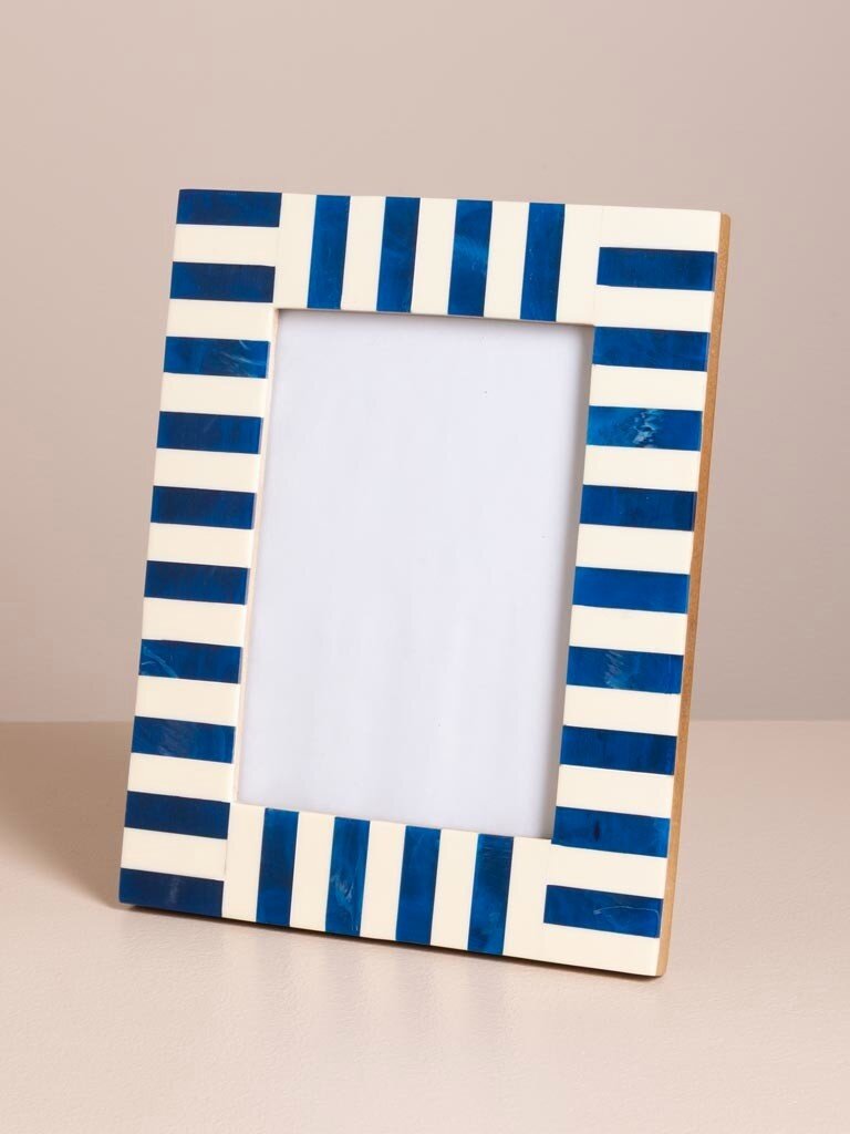 Photo Frame with Blue Stripes – 13 × 18