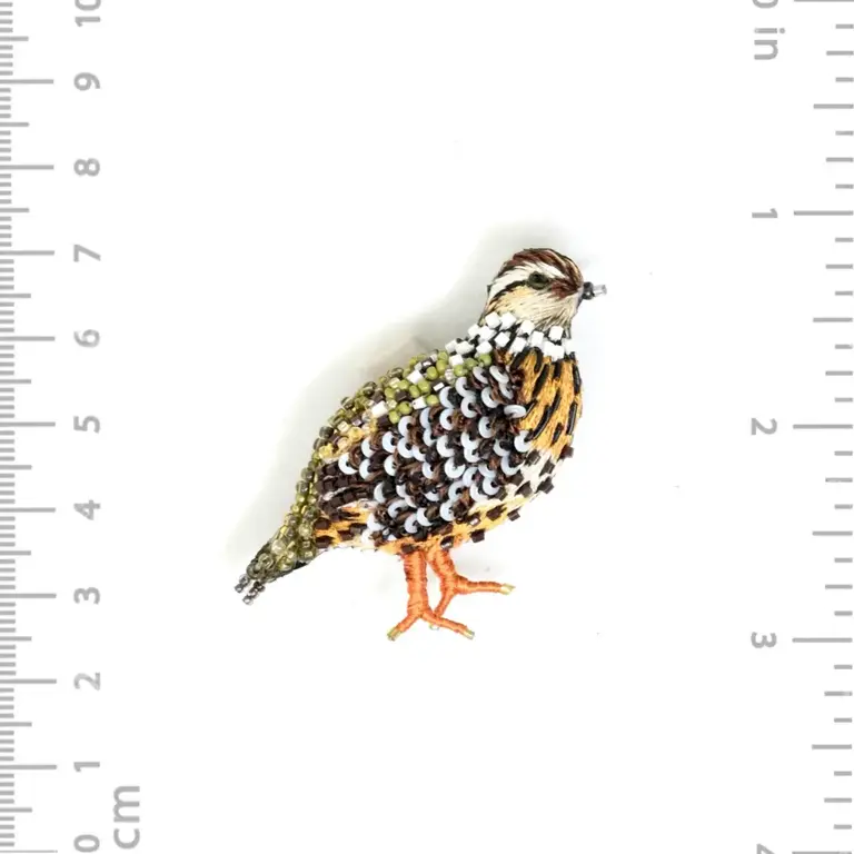 Trovelore Kwartel Broche – Handgeborduurde Vogel van Trovelore
