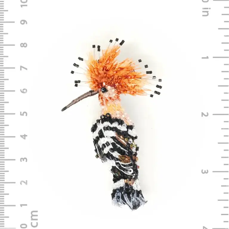 Trovelore Eurasian Hoopoe Brooch – Hand Embroidered Bird by Trovelore