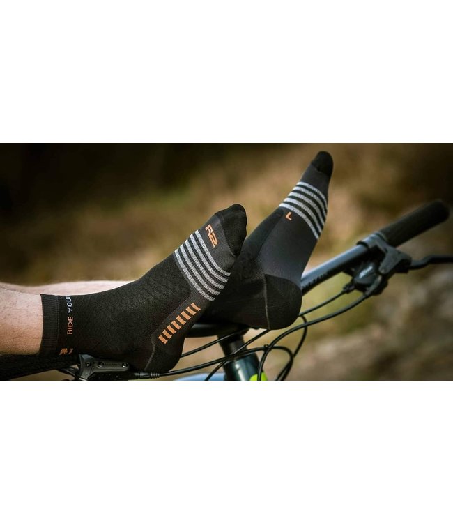 Mission Ademende Fietssokken Met Extra Ondersteuning Zwart/Oranje