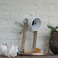 By Mooss Industriele tallamp met een witte metalen kap