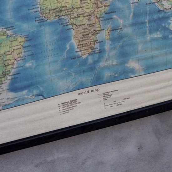 Kolony Wereldkaart op linnen in kleur