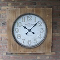 VM Collectie Vierkante wandklok met houten omlijsting