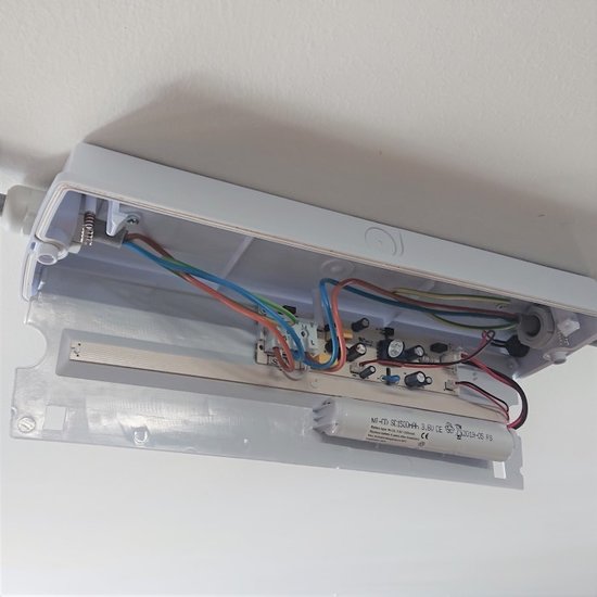 Universeel 3 Watt led noodverlichting opbouw