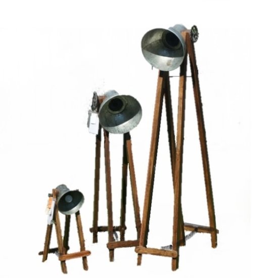 By Mooss Industriële vloerlamp in 3 verschillende maten.