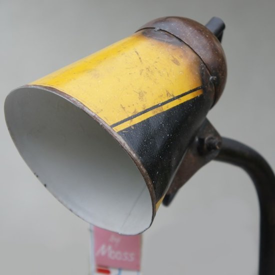 By Mooss Industriele tafellamp metaal