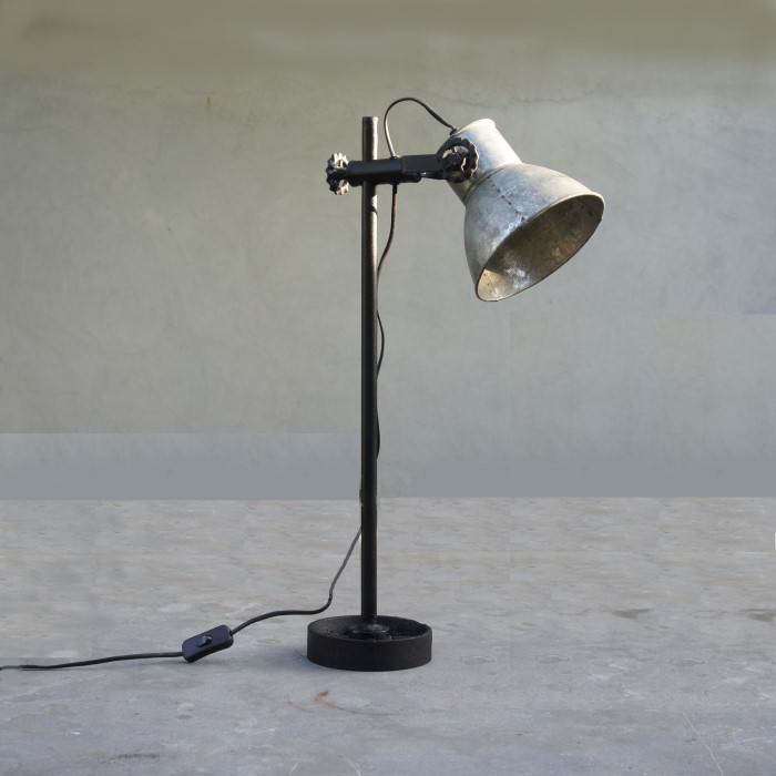 communicatie schuifelen mijn Industriële vloerlamp | tafellamp met robuuste voet | Rimisa sfeer en  decoratie