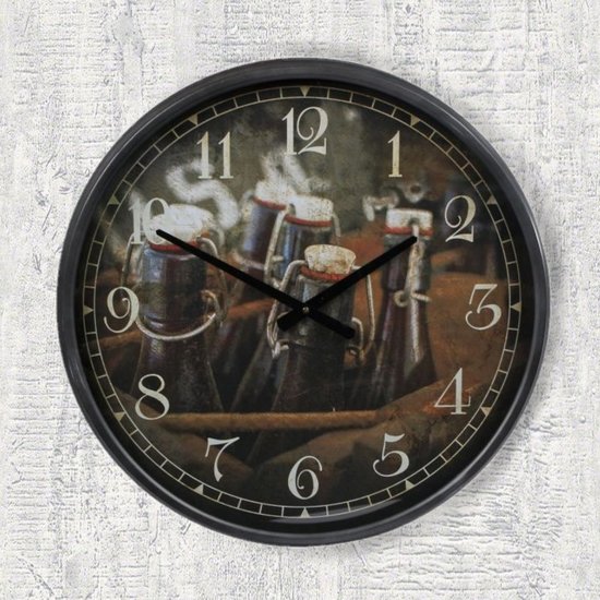 Van Manen Mancave klok Bottles in crate Ø  51cm