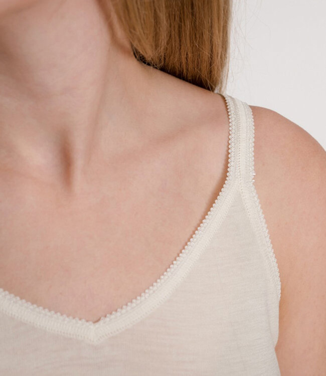 Hocosa hemd wol zijde v-hals en spaghettibandjes NATUREL