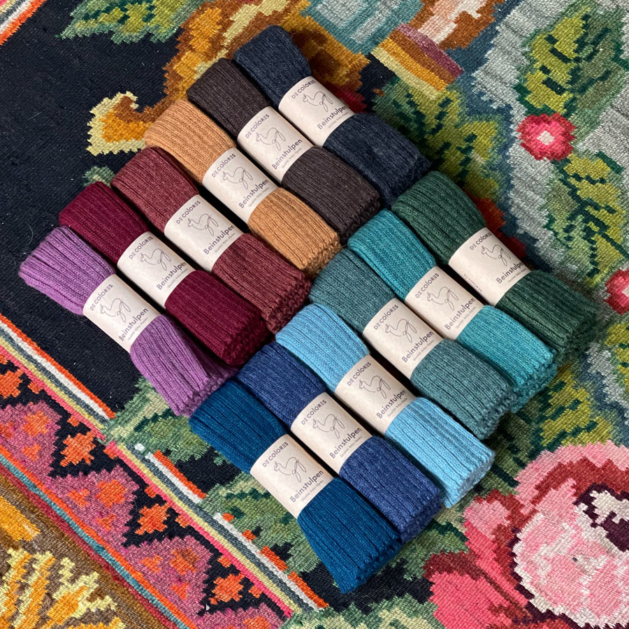 Wollen en alpaca polswarmers in alle kleuren – warm, eerlijk en stijlvol