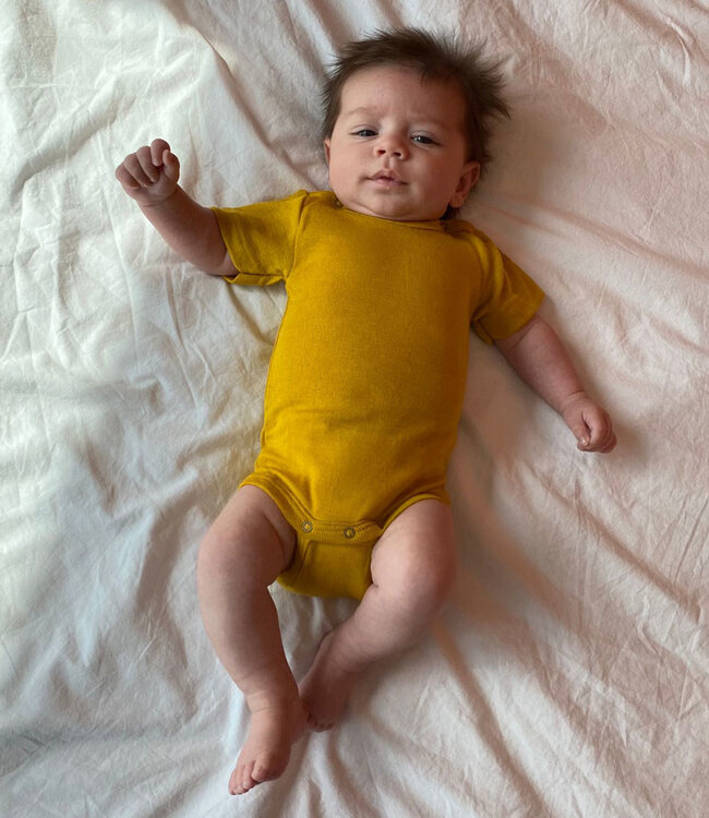 ENGEL wol zijde BABY romper KORTE MOUW effen SAFFRAAN