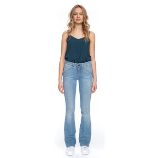 ATO Berlin ATO bootcut jeans KARLIE LIGHT BLUE van biologisch katoen