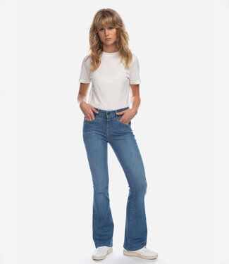 ATO Berlin ATO bootcut jeans KARLIE MID BLUE van biologisch katoen