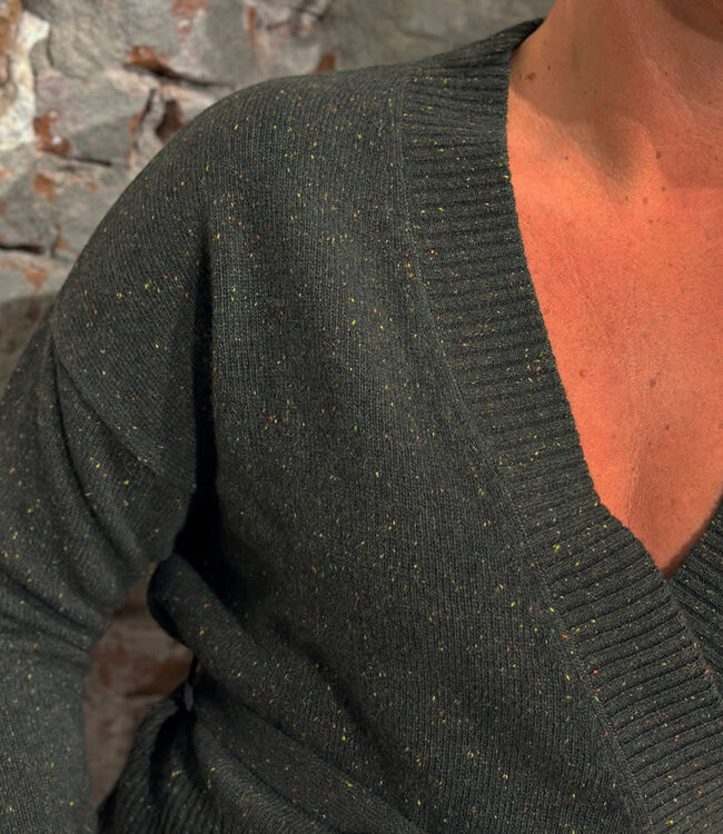 LIVING CRAFTS wollen wikkel vest NINA met overslag OLIVE