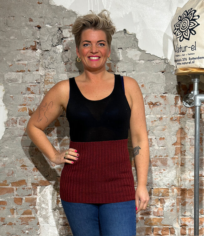 DE COLORES nierwarmer RIB van 100% alpaka ROOD 47